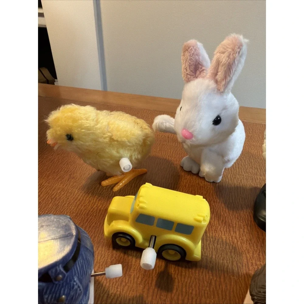 Lot Of Wind Up Toys Working: Bunny, Chick, Bus, Pants, Robot